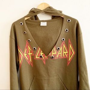Def Leppard Band Sweatshirt Size Small